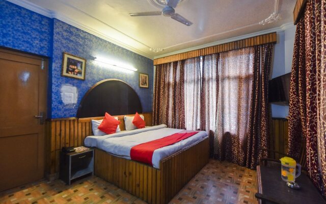 OYO 4751 Hotel Akashdeep
