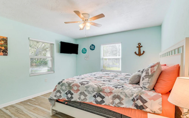 Riverfront Home With Private Dock, Fire Pit!