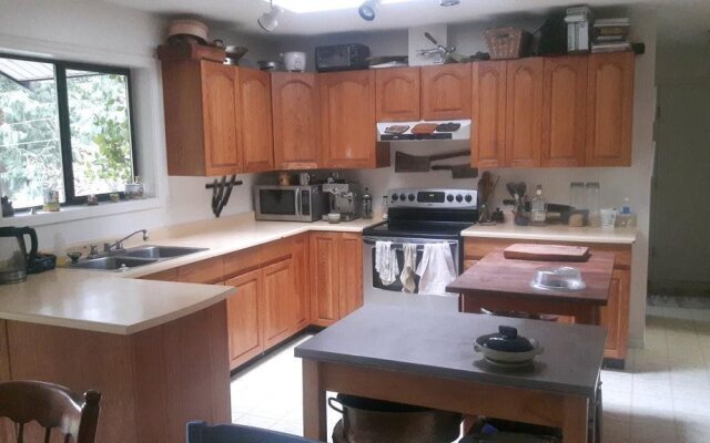 Cowichan Valley Hostel