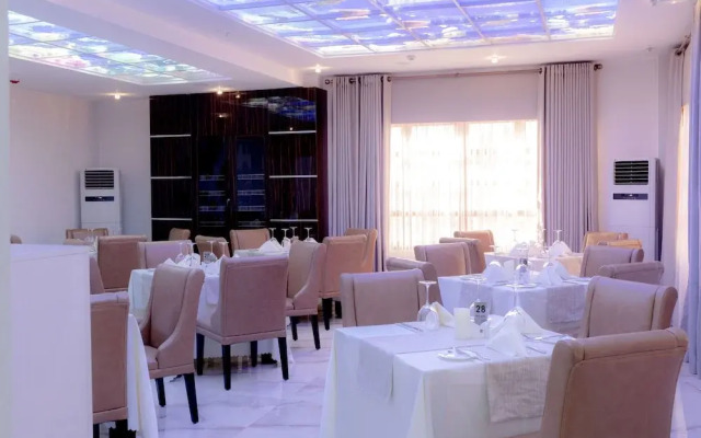 The Wells Carlton Hotel and Apartments