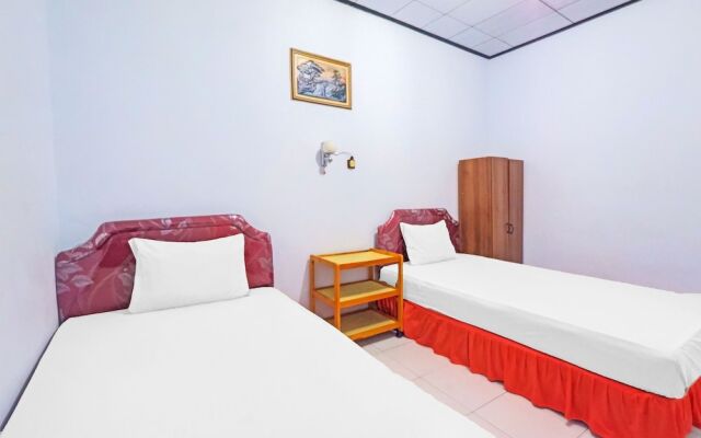 Hotel O Wisma Arwini Syariah Near Benteng Balangnipa