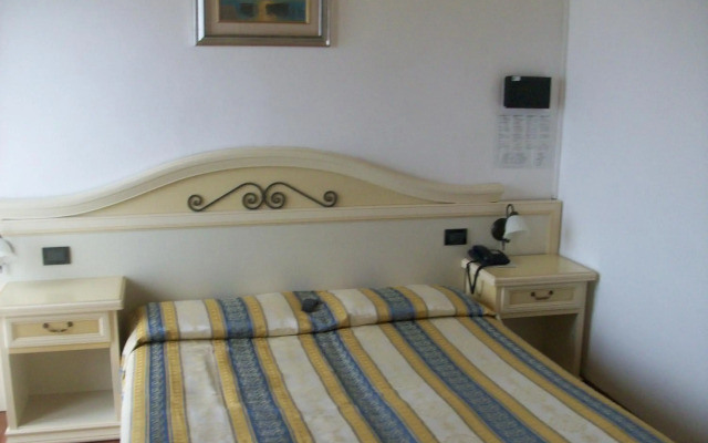 Hotel Mondial