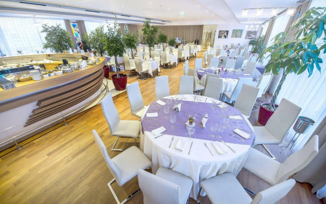 Marshal Garden Hotel