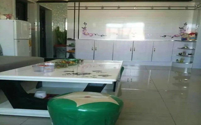 Desert Populus Family Hotel