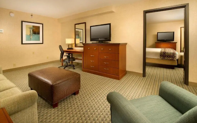 Drury Inn & Suites St. Louis St. Peters