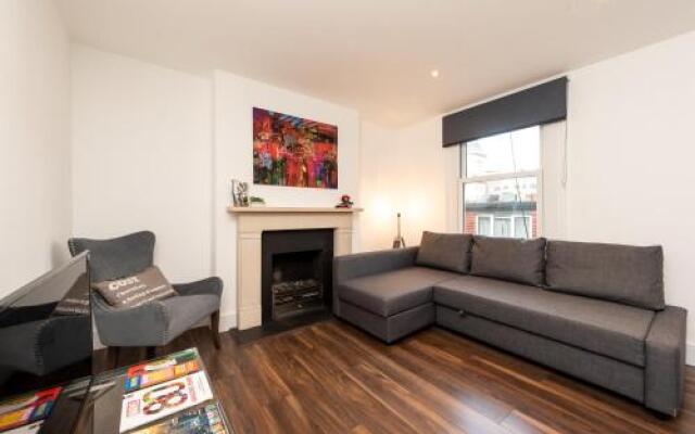 Parkside London Apartment (SS3)