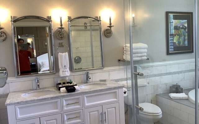 Manoir Chamberland (Adults Only, No Pets)