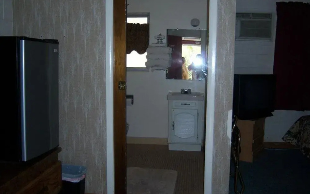 Shasta Dam Motel