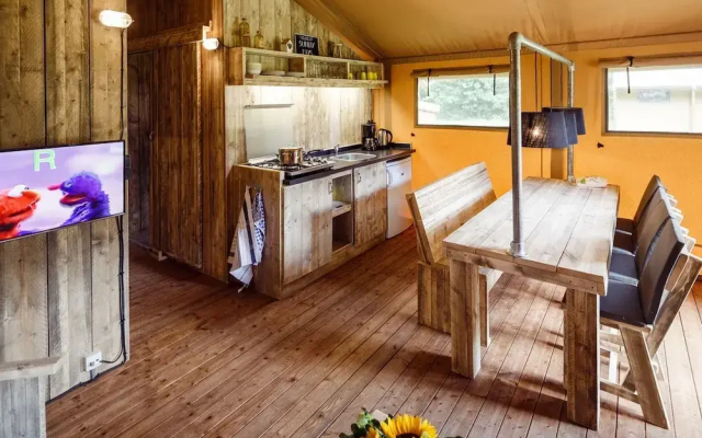 Atmospheric Glamping Tent With Bathroom in Nature