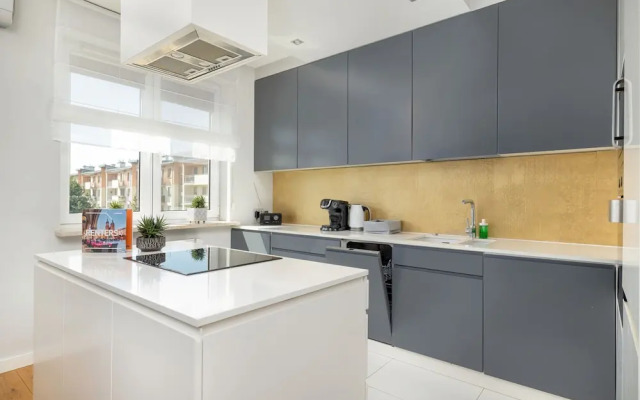 Stylish Kraków Apartment by Renters