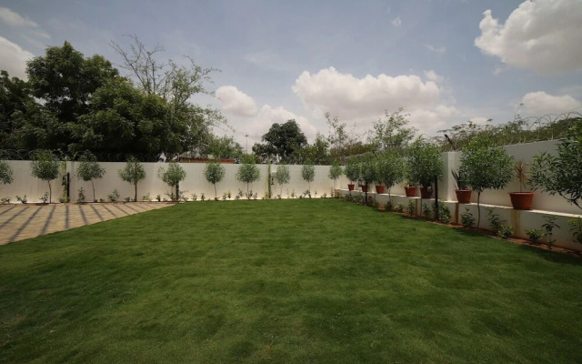 Daze Off Studio House by OYO Rooms