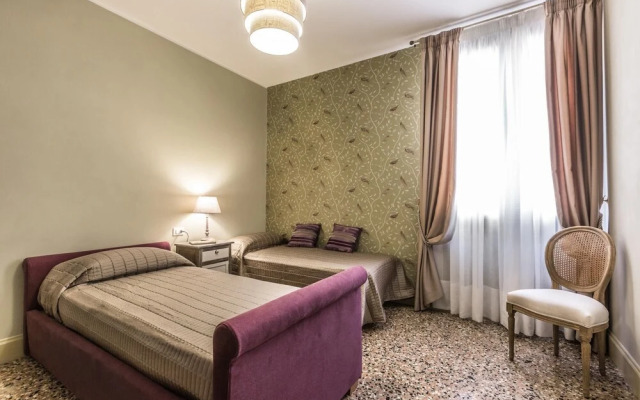 Palazzina Canal - Experience and Enjoy 5 Elegant Bedrooms