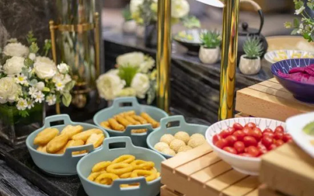 Orange Hotel (Shanghai Jiaotong University, Jiangchuan Road Metro Station)