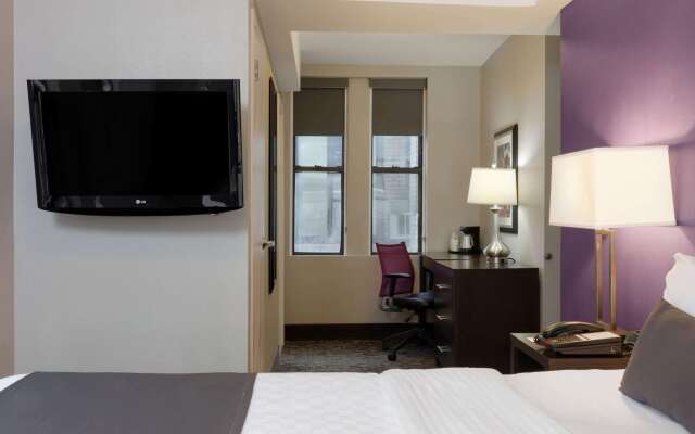 La Quinta Inn & Suites by Wyndham New York City Central Park