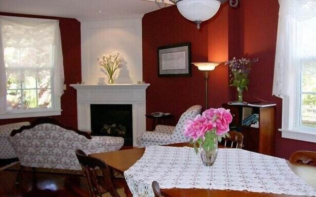 Antique Slumber Old Town Bed & Breakfast
