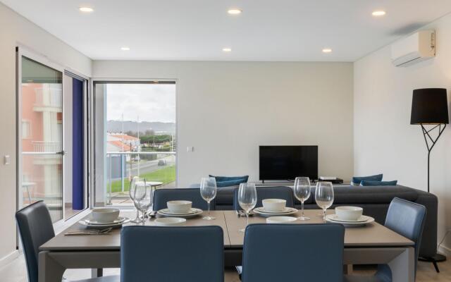 Apartment in Sdo Martinho do Porto