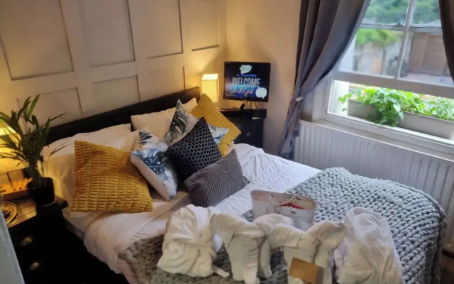 Charming 1-bed Studio Annex,parking,kitchen,wifi