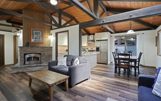 3 Killdeer Lane Pet Friendly Home 3 Minutes Walk from SHARC by RedAwning