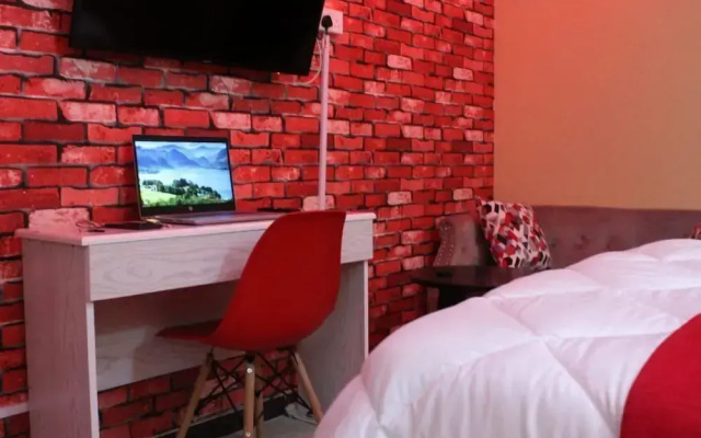 Hidden Gems Studio Apartments