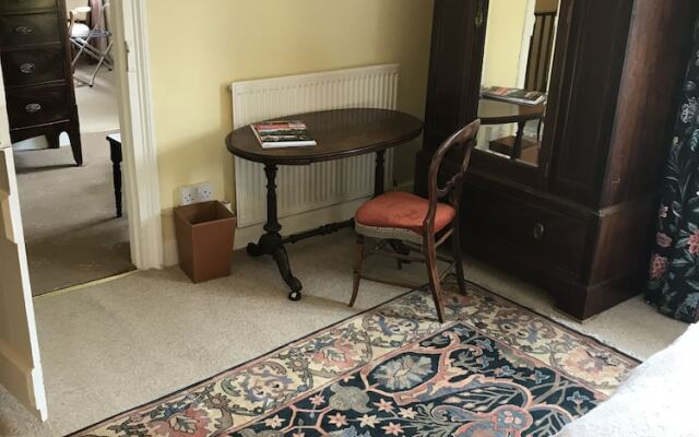 Lower Buckton Country House - Sleeps 12