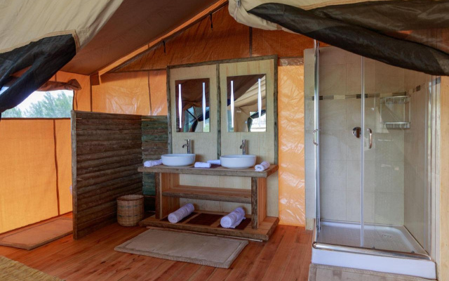 Glamping Kenya Mt. Kenya Lodge