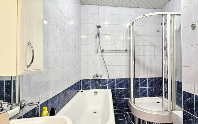 Apartment Good House on Griboyedov Street