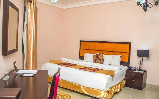 Royal Crest Hotel & Suites