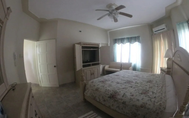 Royal Tower Suites