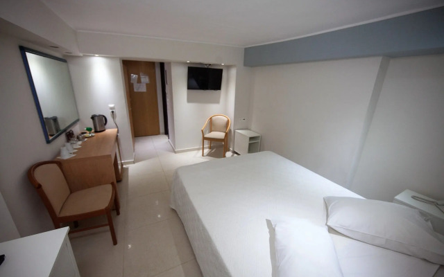 Thomas Beach Hotel