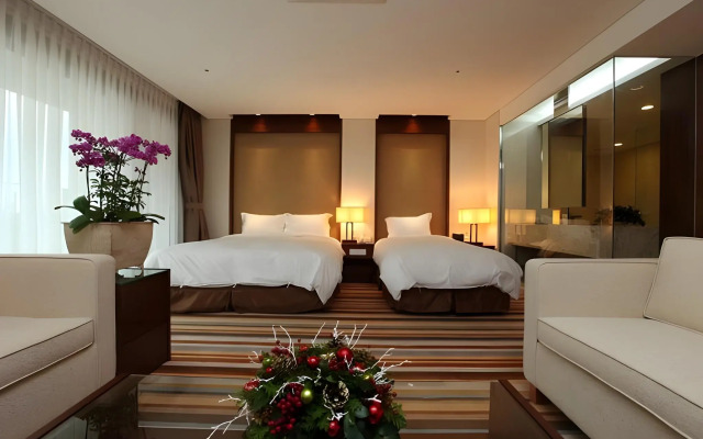 Raon Hotel & Resort