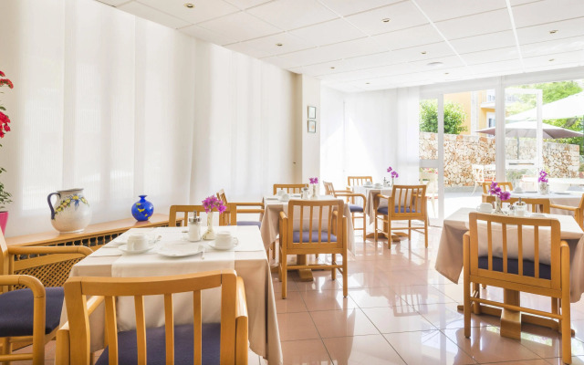 Hostal Residencia Sutimar