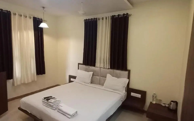 OYO 11483 Hotel Oakwood