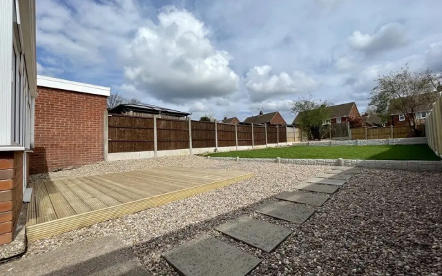 Worksop Newly Refurbished 3-bedroom House