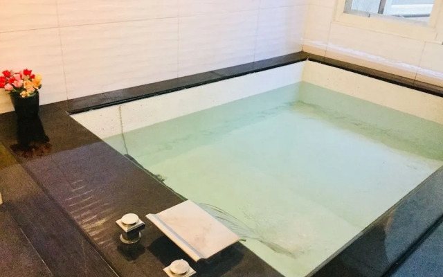Tianchi Hot Spring Hotel