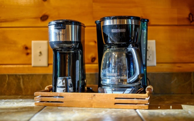 Okehi Pine Cabin With Wood Burning Fireplace and Outdoor Hot Tub by Redawning