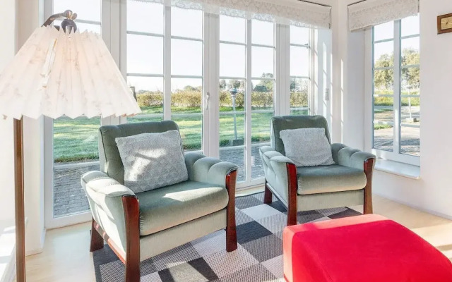 Adorable Holiday Home in Fur near Sea
