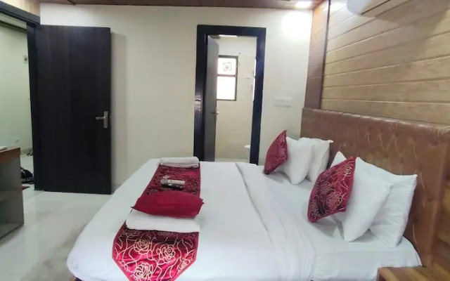 OYO 8497 near Delhi Airport