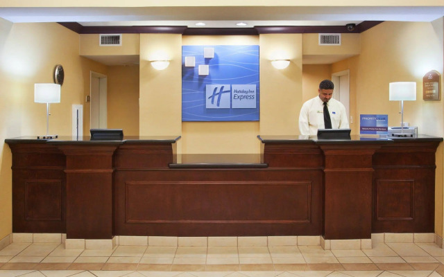 Holiday Inn Express Hotel & Suites River Park by IHG
