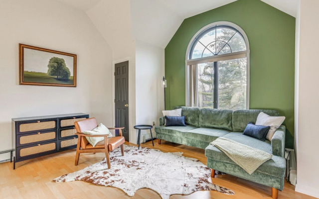 Secluded Kerhonkson Retreat With Deck + Views!