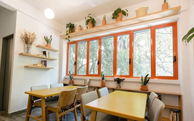 Hip, Modern Tech Condo w Rooftop in La Condesa