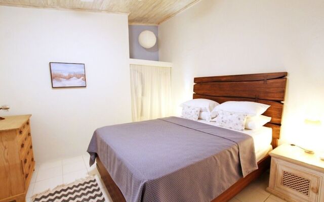 Poolside Paradise Near Beach - Pavilion Villa by Bluescape