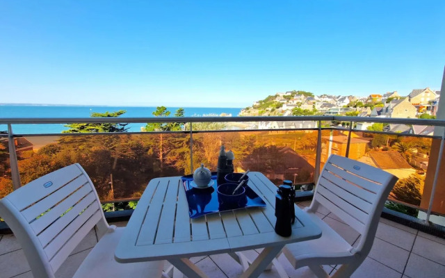 Apartment With sea View Near Beach