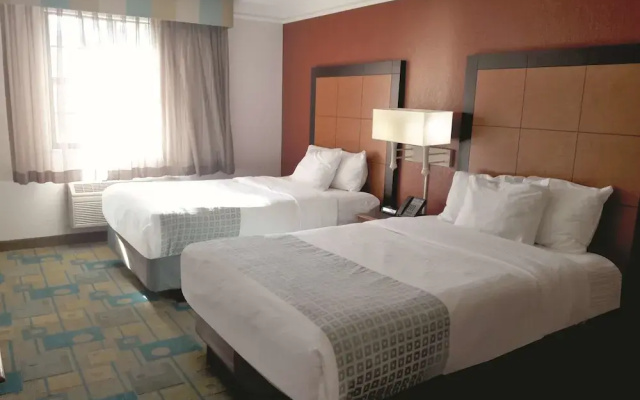 La Quinta Inn Pittsburgh Airport