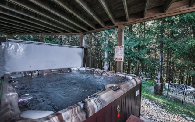 Bear Mountain Lodge 4 Bedroom House