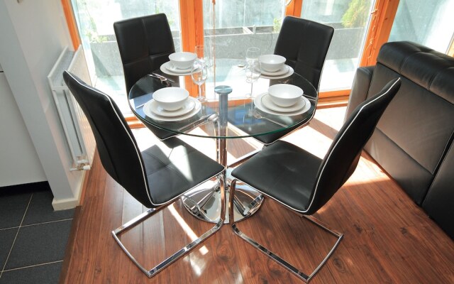 Forbes Street Suite 5 Star