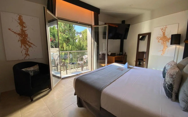 ON ALETA ROOM designed for adults