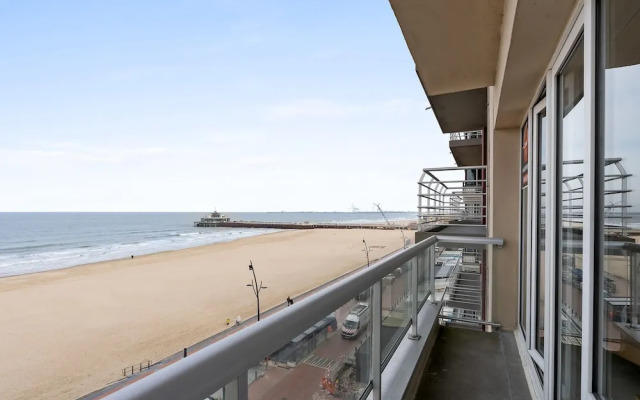 Tranquil Apartment With sea View