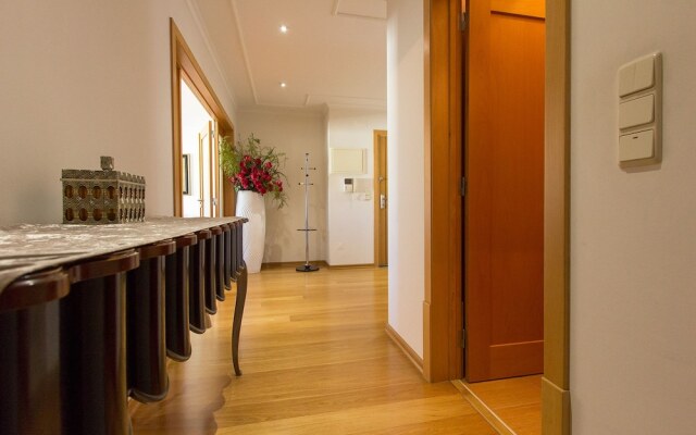Expo Luxurious by Homing