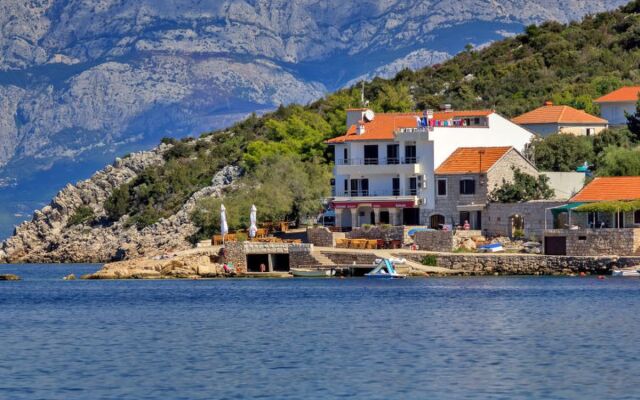 Apartment Cico Hvar/Pokrivenik 19132