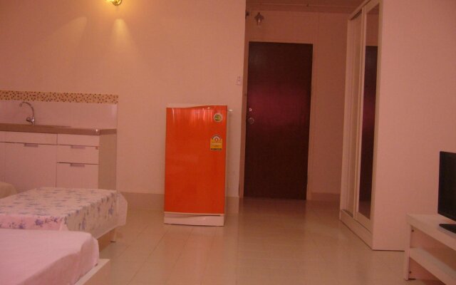 Chan Kim Don Mueang Airport Guest House
